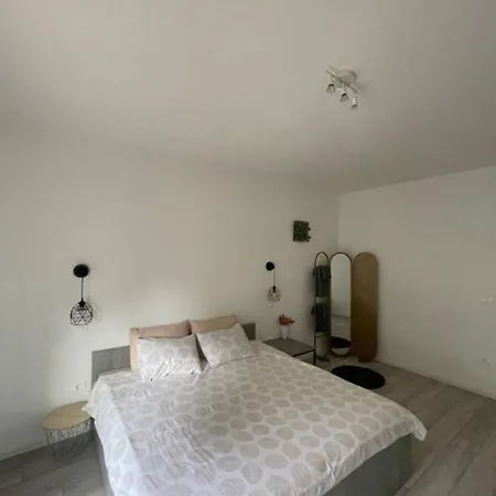 Forest Hill بولا