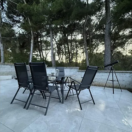 Forest Hill アパート *