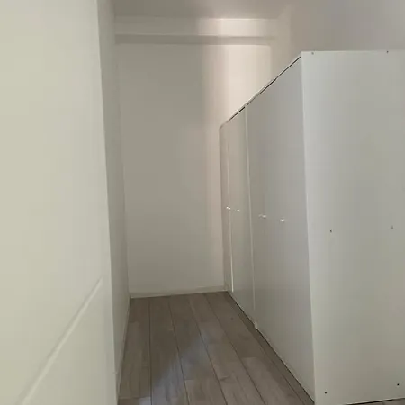 Forest Hill Apartment