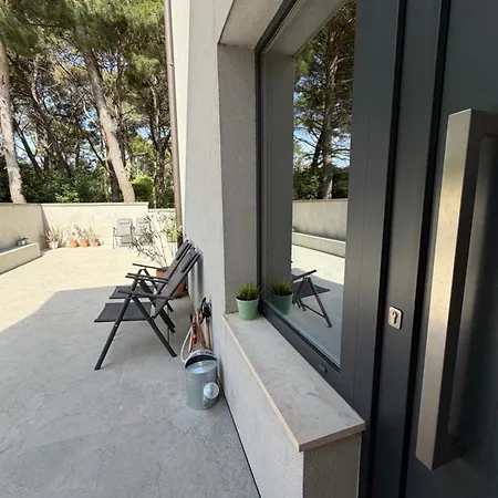 Forest Hill Apartman *